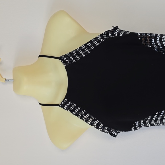 City Studio Black Halter Neck Sleeveless Back Zip Sheath Bead Accents Size 3 - Picture 4 of 11